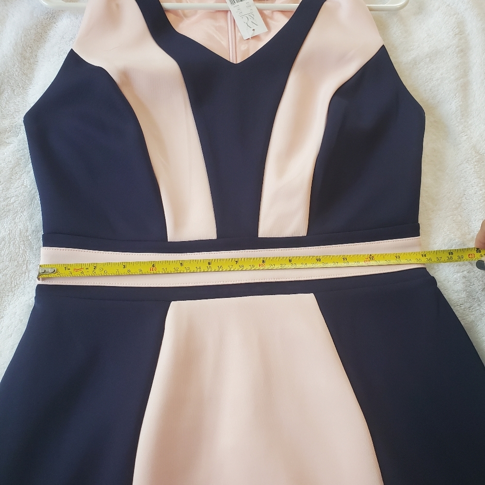 Dress - Picture 5 of 6